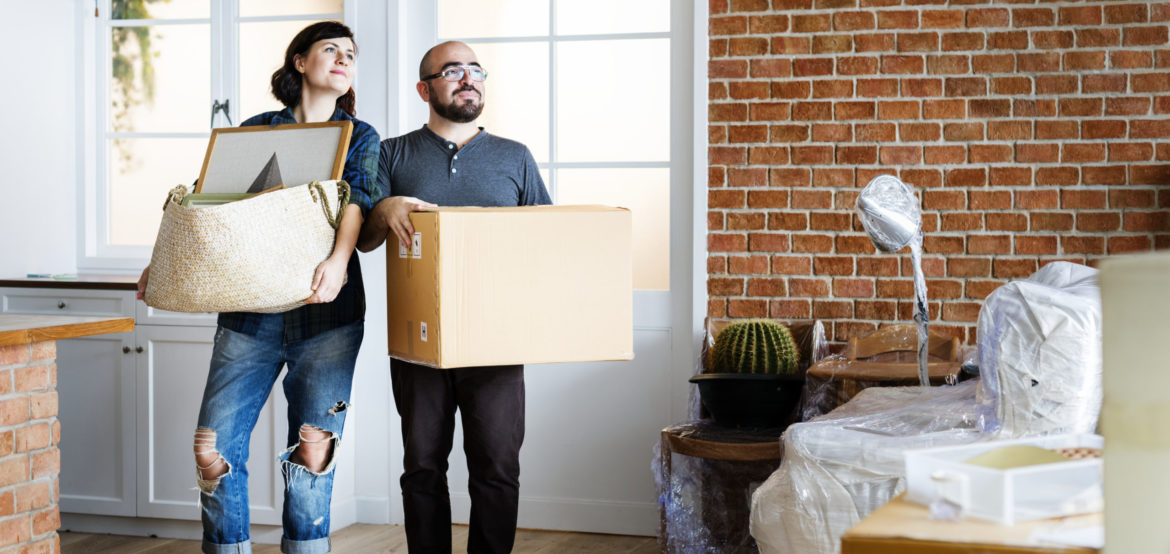 couple-moving-into-new-home