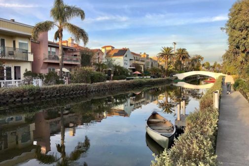 houses on the water in venice in los angeles